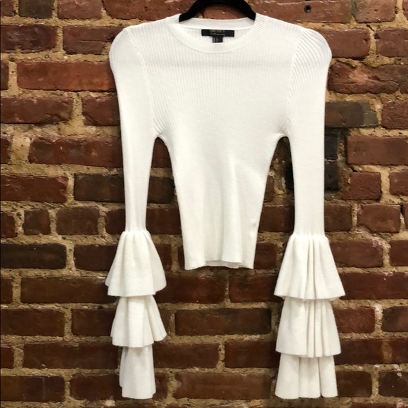 Forever 21 Sweaters - Forever 21 Trumpet Sleeve stretchy sweater